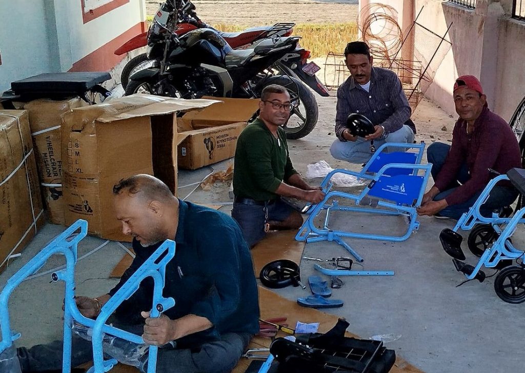 स्वरोजगार बन्दै झापाका शारीरिक अपाङ्गता भएकाहरु, भन्छन् ‘अवसर दिए अरुसँग प्रतिस्पर्धा गर्न सक्छौँ’