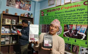 झोलामा कफी बोकेर गाउँ–गाउँ डुल्ने कफि दाई, अहिले गर्छन् विदेशमा निर्यात