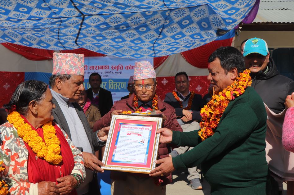 साहित्यकार श्रेष्ठ एक लाख नगदसहित पुरस्कृत