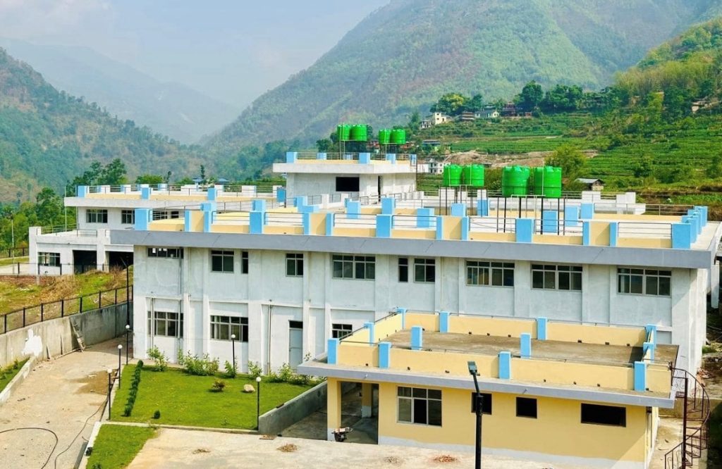 आधारभूत अस्पताल निर्माण घोषणामा सिमित, उपकरण अभावले नौ अस्पताल सञ्चालनमै आएनन्, पाँचवटा अलपत्र