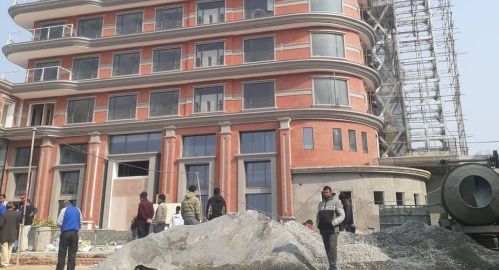६ अर्ब बढी लगानी भएको कुइन टावर नामकरण गरिएको ‘होटल बन्दीपुर हिल’ अन्तिम चरणमा