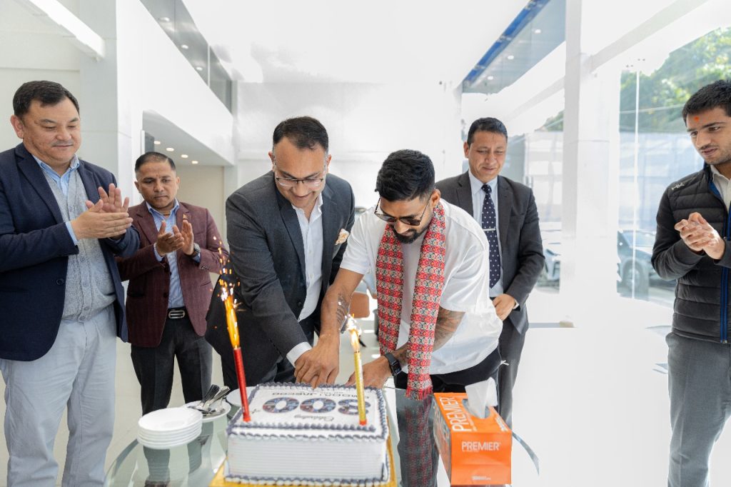 ८०० थान ईभी बेचेपछि ओमोडाले नेपालमा उत्सव मनायो, नवप्रवर्तन र गुणस्तर वृद्धिमा अर्जुनदृष्टि