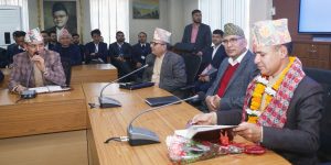 अर्थ सचिवमा उपाध्यायलाई स्वागत र डा.घिमिरेको बिदाइ