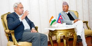 ऊर्जामन्त्री खड्कासंग भारतीय राजदूत श्रीवास्तवले गरे शिष्टाचार भेट