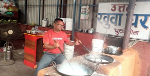 खुवा व्यवसायमा रमेका उत्तम, गर्छन मासिक १ लाखसम्म आम्दानी