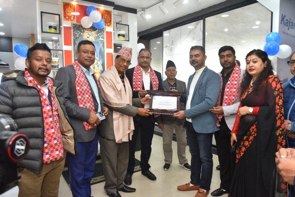 कजारियाको नयाँ सोरुम काठमाडौंको सतुंगलमा उद्घाटन