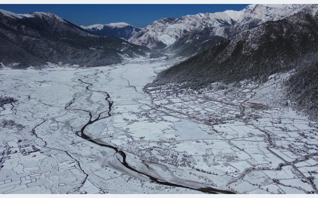 हिमपातका कारण विद्यार्थी बिरामी, बागलुङमा पठनपाठन प्रभावित