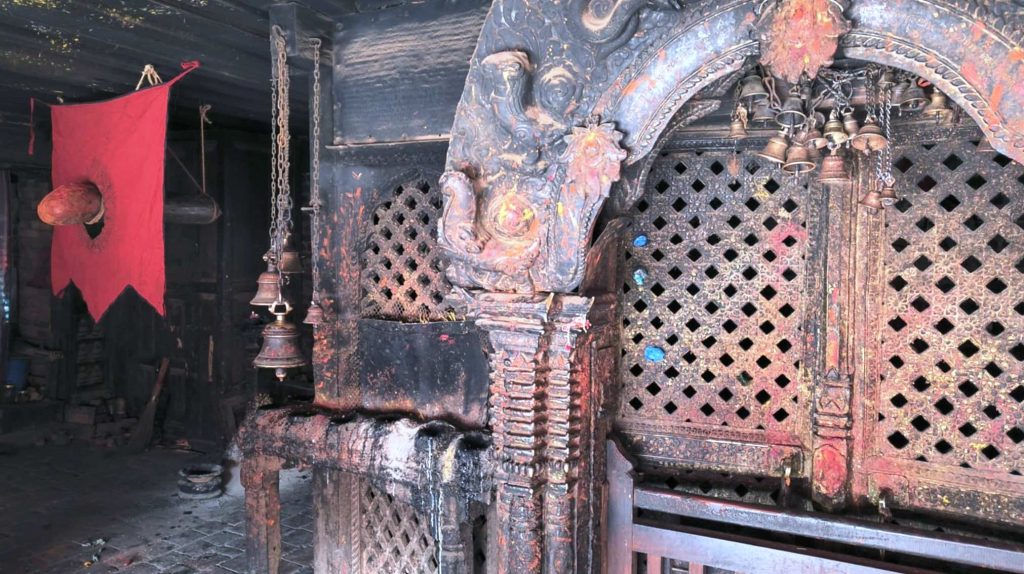 प्रेम र यौनको प्रतीकका रूपमा भक्तपुरमा यसरी मनाइन्छ होली पर्व 