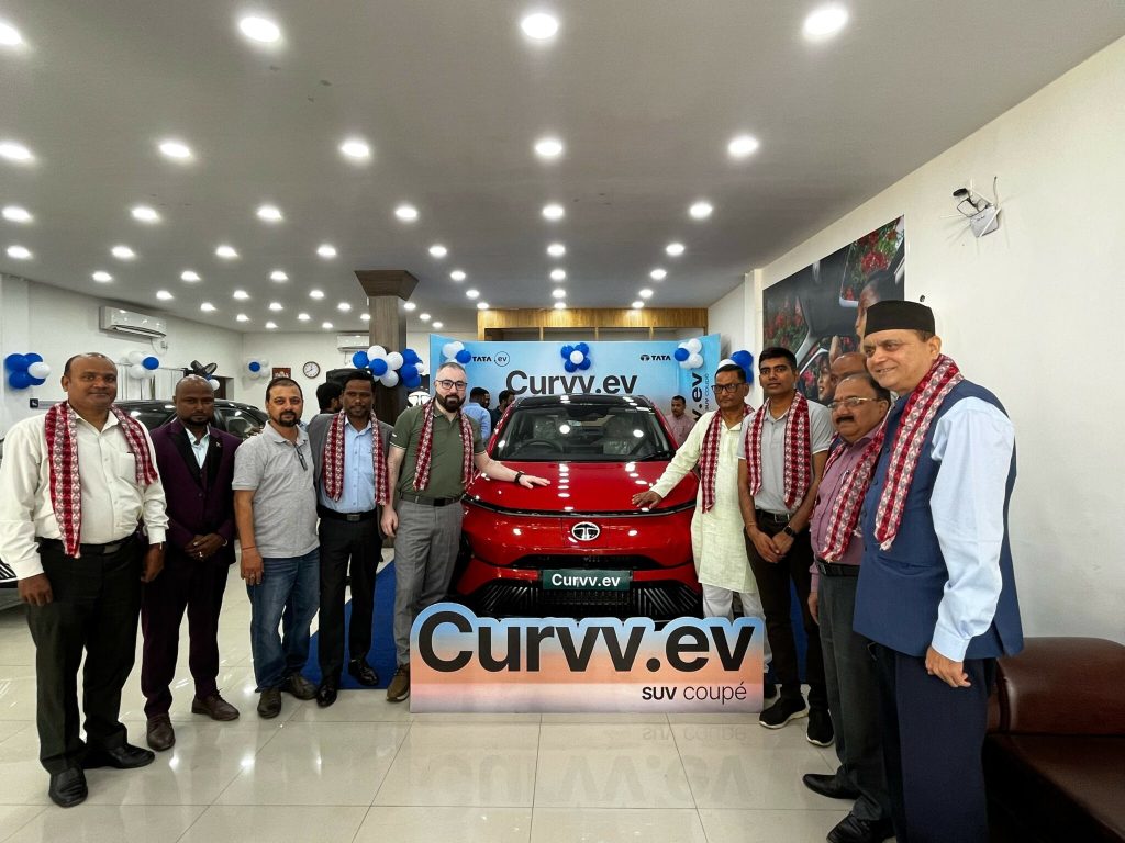 सिप्रदी ट्रेडिङद्वारा विरगञ्जमा नेक्सन के ३ ईभी र टाटा सफारी सार्वजनिक