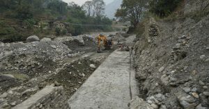 दुई करोड ७० लाख लागत अनुमान गरिएको सिङ्गा–तातोपानीमा नदी नियन्त्रण आयोजना सुरु