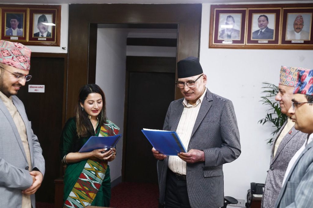 बीमा प्राधिकरणको नवनियुक्त सदस्य राधा पोखरेलले लिइन सपथ