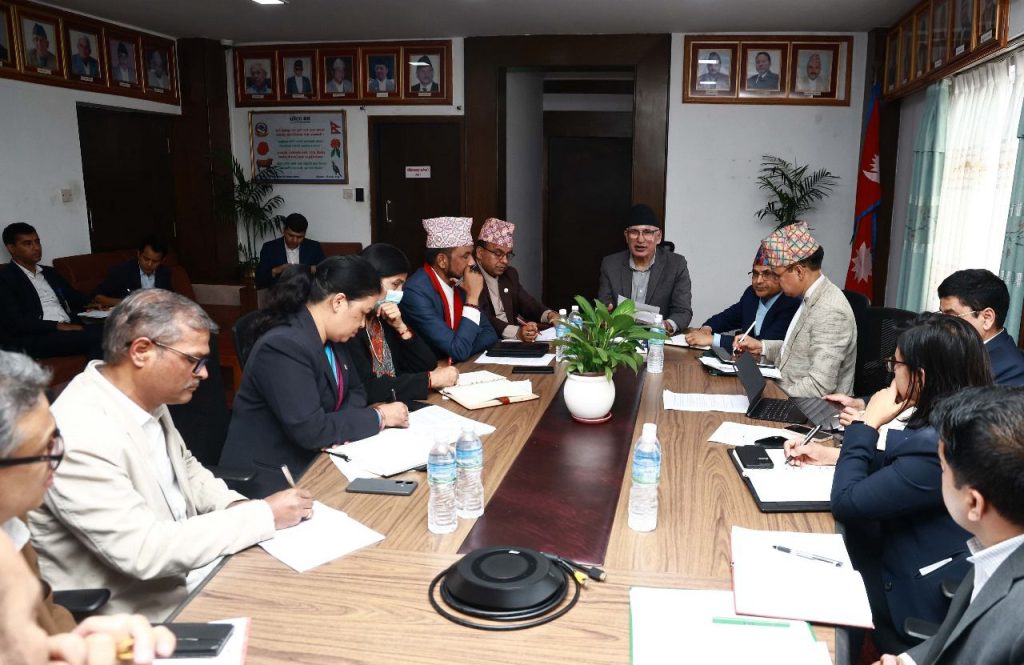 आगामी बजेटबारे अर्थमन्त्रालयसँग एकैपटक १६ मन्त्रालयको छलफल, स्मार्ट कार्यक्रम प्रस्ताव गर्न अर्थमन्त्री पौडेलको आग्रह
