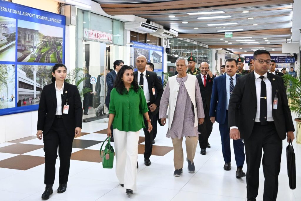 बङ्गलादेशका युनुस पहिलो राजकीय भ्रमणका लागि चीन प्रस्थान, आर्थिक र प्राविधिक क्षेत्रमा महत्वपूर्ण सम्झौता हुने अपेक्षा