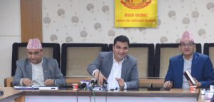 स्वास्थ्य बिमा सुधार सुझाव समितिको प्रतिवेदन सार्वजनिक, सुविधा थैलीको दायरा फराकिलो बनाउन सुझाव