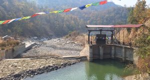जलविद्युत् आयोजनाले खोला नै सुकाएर विद्युत उत्पादन गर्दा किसानलाई चैते धान रोप्न समस्या