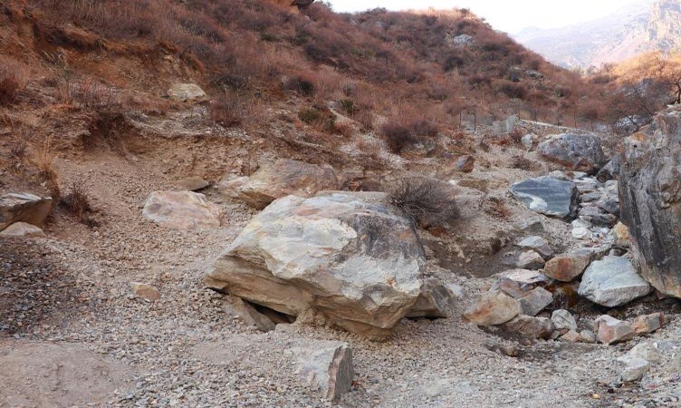 मुस्ताङमा खानेपानीका मुहान सुक्दै, कृषि र पशुपालनमा असर