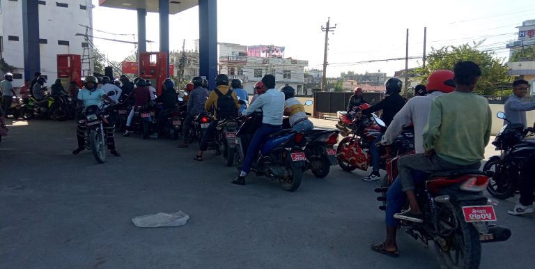 ‘कच्चा तेलको मूल्यमा भारी गिरावट आउँदा समेत नेपाली उपभोक्ताले राहत पाउन सकेनन्’
