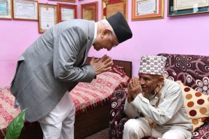 प्रधानमन्त्रीद्वारा दिवंगत वरिष्ठ पत्रकार भैरव रिसाललाई श्रद्धाञ्जली अर्पण