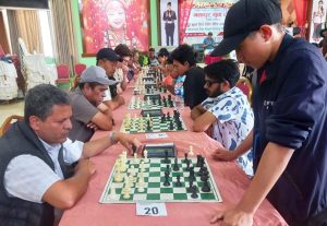 बुद्धिचाल प्रतियोगिता : आठ वर्षका बालकदेखि ६८ वर्षीय नागरिकसम्म भिड्दै