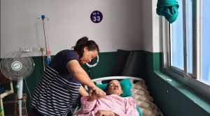 न्यायको व्यग्र पर्खाइमा थकित ‘बेड नम्बर ३३’ को श्रीमती