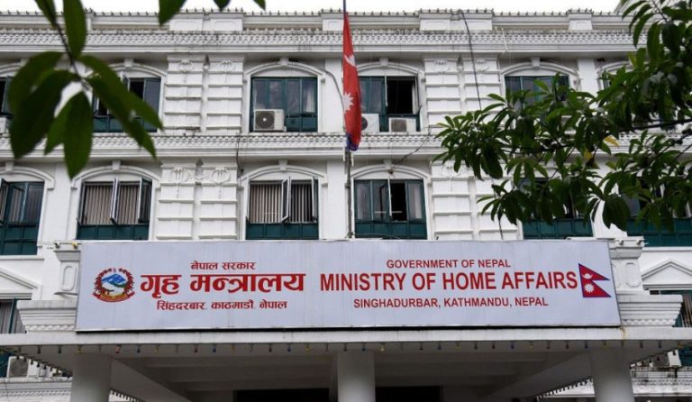 बाह्र प्रमुख जिल्ला अधिकारी र छ सहसचिवको सरुवा, कहाँ को पुगे ?
