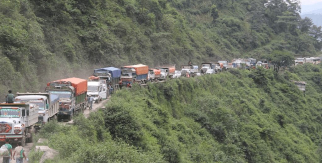 सात ठाउँको अवरुद्ध सडक खुलाइयो, तीन ठाउँ अझै बाँकी
