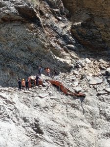 पहिरोमा पुरिएर एक्साभेटर चालकको मृत्यु