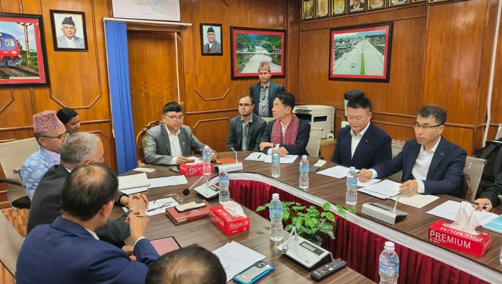 नेपालमा रेल सेवाको विकास र विस्तारमा लगानी गर्न मन्त्री दाहालको आग्रह