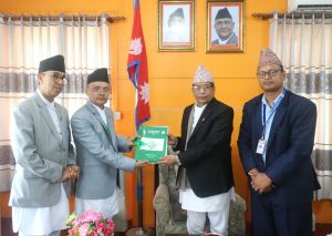 महालेखाद्वारा प्रदेश प्रमुख भट्ट समक्ष वार्षिक प्रतिवेदन पेस