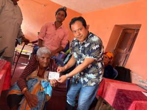 ९७ वर्षीया भट्टले नागरिकता पाउँदा