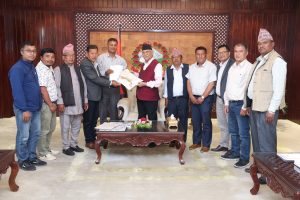 काठमाडौं–तराई द्रुतमार्गको खोकना विवाद समाधानका लागि प्रधानमन्त्रीले स्थानीयसँग गरे छलफल