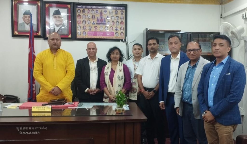 मुख्यमन्त्री सिंहसँग एडिबी टोलीको भेट 
