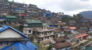स्थानीय मौलिक परिकारले पर्यटक लोभ्याउँदै भुजुङ गाउँ