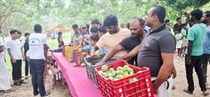आँप मेलामा १० लाखभन्दा बढीको कारोबार