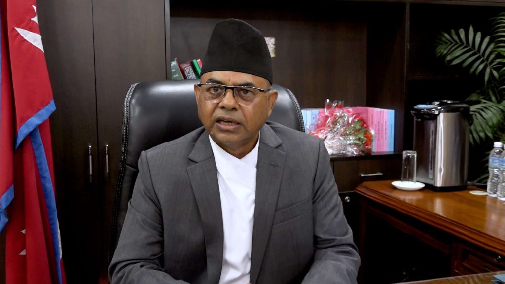 तोकिएको समयमा निर्वाचन सम्पन्न गराउन कुनै सम्झौता हुँदैन् :  मन्त्री सिन्हा