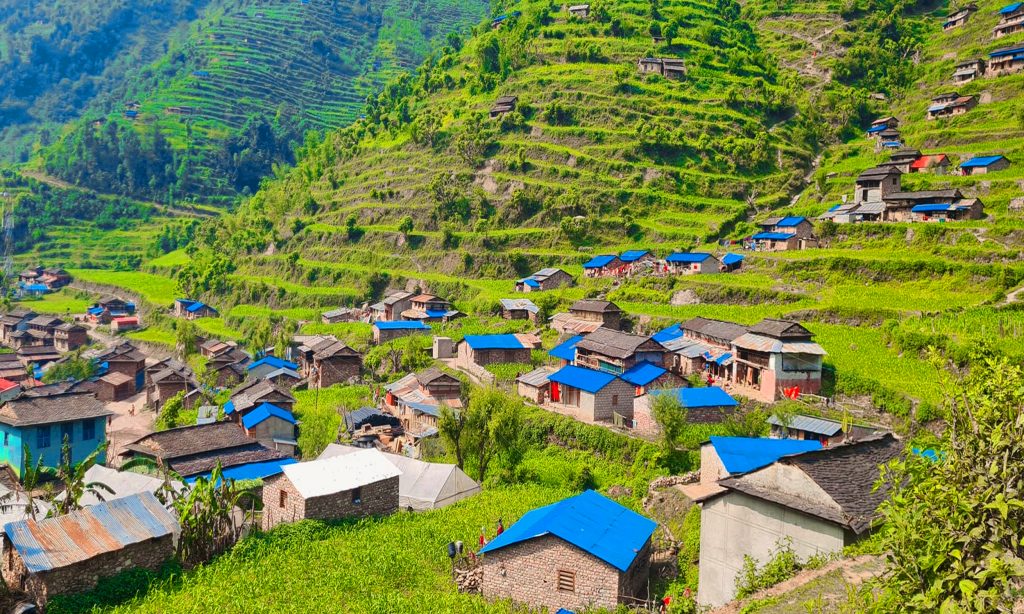 दसैँ सुरु भएपछि गाउँमा चहलपहल बढ्यो