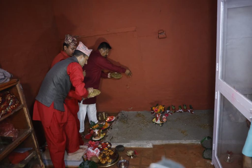 हनुमानढोकास्थित दसैँ घरमा राखियो जमरा (तस्बिरहरु)