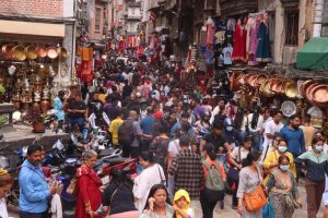 ‘नेपालमा २७ देखि ४६ वर्ष उमेर समूहका व्यक्तिको औसत खर्चभन्दा आम्दानी बढी’