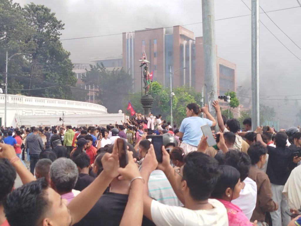 जिल्ला अदालत काठमाडौंमा पनि आगजनी