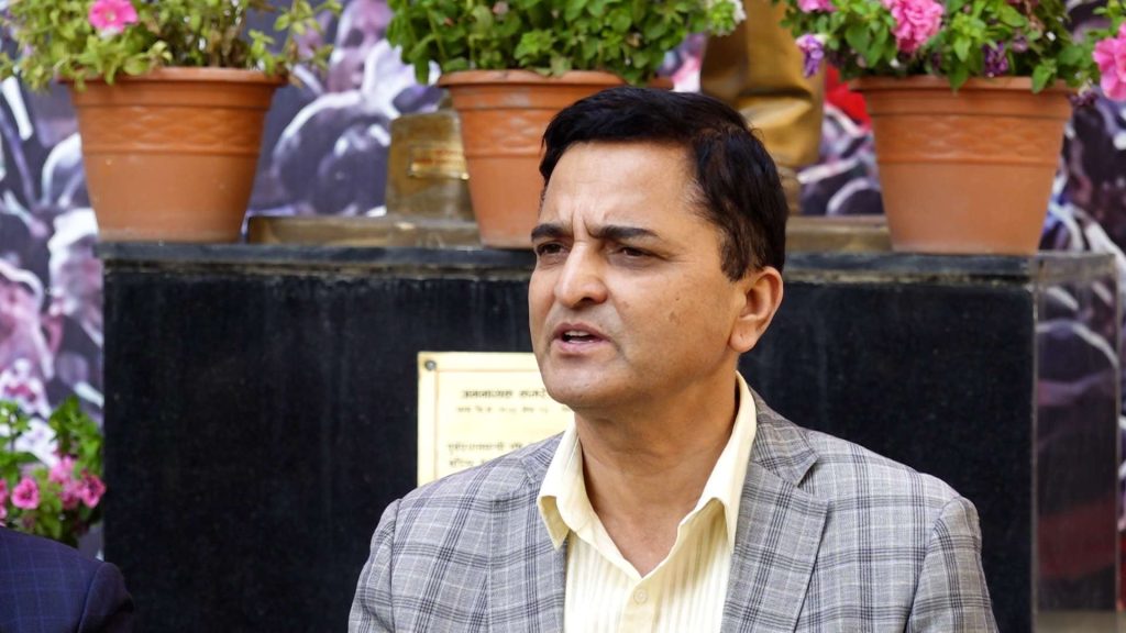 सामाजिक सञ्जालमाथिको प्रतिबन्ध लामो समय जाँदैन् : योगेश भट्टराई