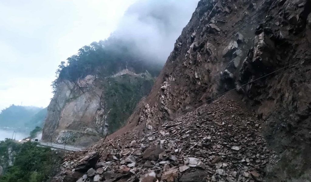 मुग्लिन–नारायणगढ सडक एकतर्फी सञ्चालनमा
