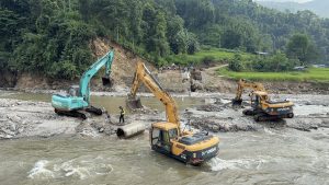 मेची राजमार्गको विकल्पमा जोगमाई खोलामा ‘डाइभर्सन’ हालेर यातायात सञ्चालनको तयारी