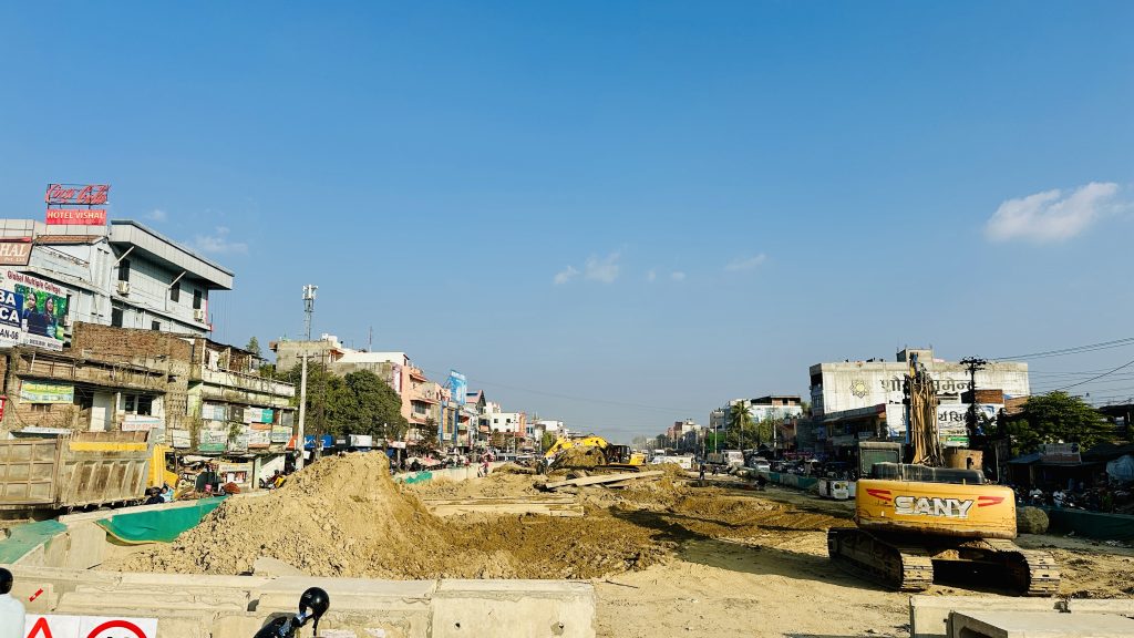 १५.६६ अर्ब लागतको निर्माणाधिन ओभरपास निर्माण सुस्त, दुई महिना बाँकी छँदा प्रगति ६७ %मात्रै