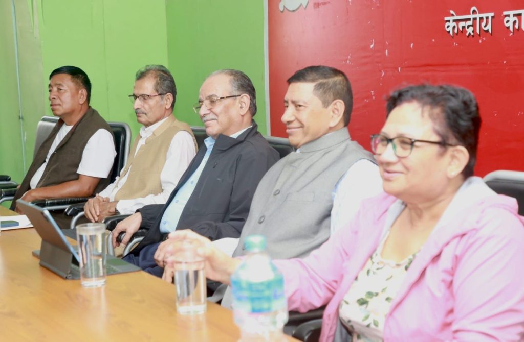 माओवादी अध्यक्ष दाहालको ‘ब्रिफिङ’: चुनावमा जाने विषयमा आमसहमति छ