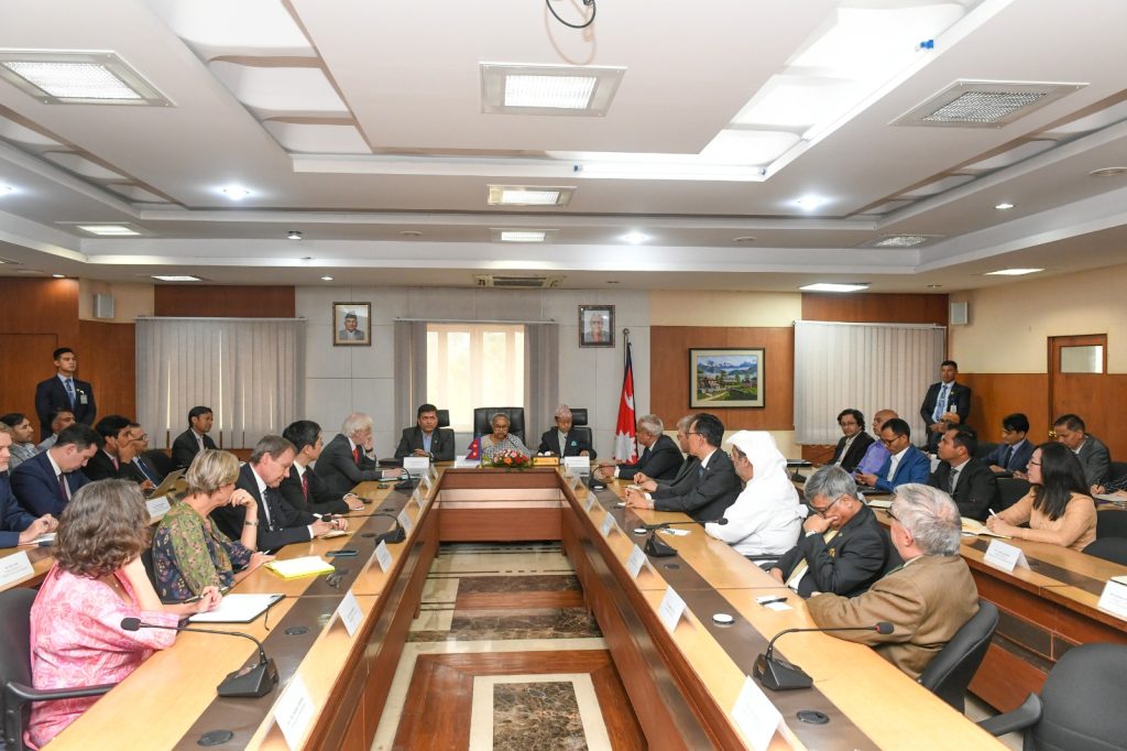 भिसा नियमनले रेमिट्यान्समा असर परेको छ, अर्थतन्त्रको स्थायित्व सुनिश्चित गर्न निरन्तर कूटनीतिक संवाद अघि बढाउँदैछौँ :  प्रधानमन्त्री कार्की