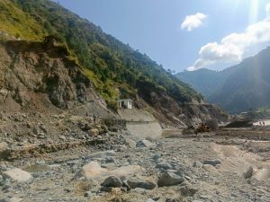 बाढीपहिरोका कारण यी तीन प्रदेशका नौ राजमार्ग अझै अवरुद्ध