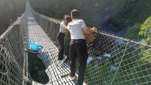 झोलुङ्गे पुल मर्मत नहुँदा सर्वसाधारणलाई सास्ती