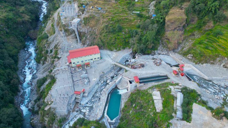 निजी क्षेत्रलाई अन्तर्राष्ट्रिय बजारमा विद्युत् व्यापार गर्न दिने घोषणा