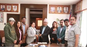 अर्थमन्त्रीलाई नाफिजको प्रतिवेदन