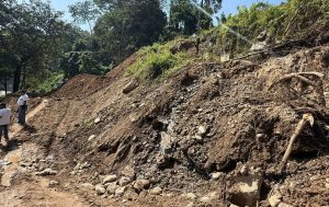 इनरुवा -कप्ताङगञ्ज सडक निर्माणको ठेक्का तोडियो